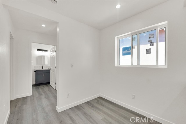 2621 Vineyard Avenue, Los Angeles CA: https://media.crmls.org/medias/bf1d05b0-3471-415f-a076-0eecfbd1b3e5.jpg