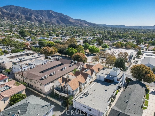 Detail Gallery Image 33 of 34 For 719 E Providencia Ave #106,  Burbank,  CA 91501 - 3 Beds | 3 Baths