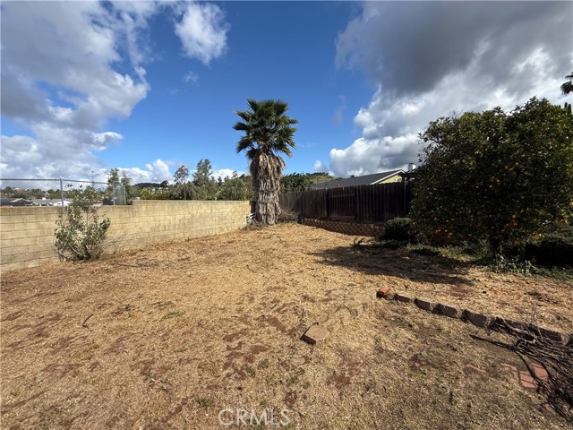 1126 Kings Road, Escondido CA: https://media.crmls.org/medias/bf1d3288-a040-43a5-b6c4-afa721badda4.jpg