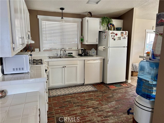 Detail Gallery Image 10 of 34 For 29200 Camino Alba, Murrieta,  CA 92563 - 2 Beds | 2 Baths