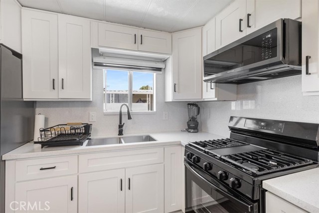 26871 Alessandro, Moreno Valley CA: https://media.crmls.org/medias/bf1d4f17-28a7-45a0-9e42-b111eddd3f0e.jpg