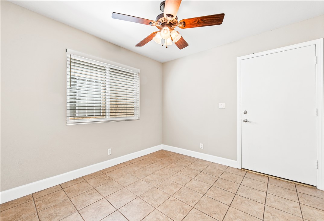 Detail Gallery Image 12 of 48 For 305 E Sunset St, Long Beach,  CA 90805 - 3 Beds | 2/1 Baths