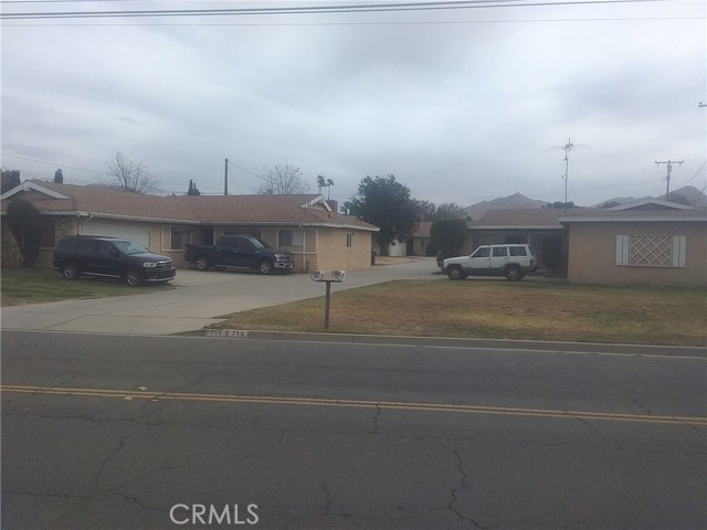 710 N Orange Street Riverside, California 4 separate detached homes on 2 adjoining parcels. 11 bedrooms and 8 bathrooms in approximately 4942 square feet. All single story units with attached two car garages. Rare opportunity to own this family compound. One family owned since built, tenant occupied for 30 and 40 years! City of Riverside Reid park across the street with gymnasium,pool, baseball field and city soccer fields just a block away.