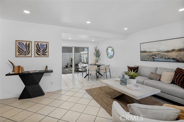 25532 Polaris Lane, Lake Forest CA: https://media.crmls.org/medias/bf1e518d-3aae-40c0-be77-1fb7ec8cfef3.jpg
