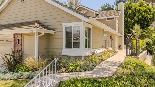 Detail Gallery Image 3 of 50 For 4738 E Fairfield St, Anaheim Hills,  CA 92807 - 3 Beds | 3 Baths