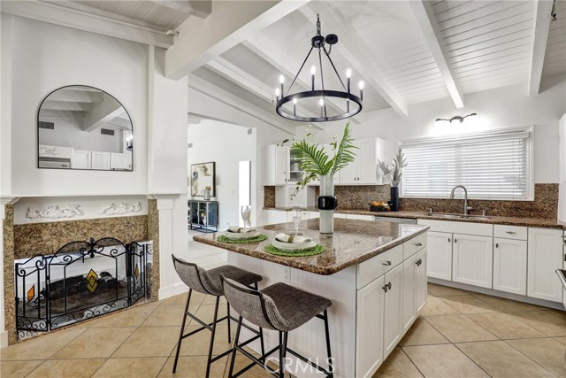 Detail Gallery Image 14 of 48 For 1112 Westcliff Dr, Newport Beach,  CA 92660 - 4 Beds | 4 Baths