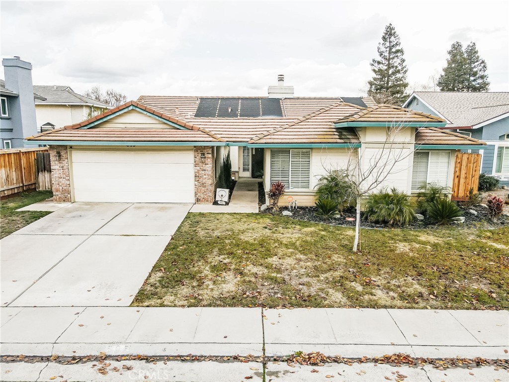 695 Summit Lakes Way, Galt, CA 95632