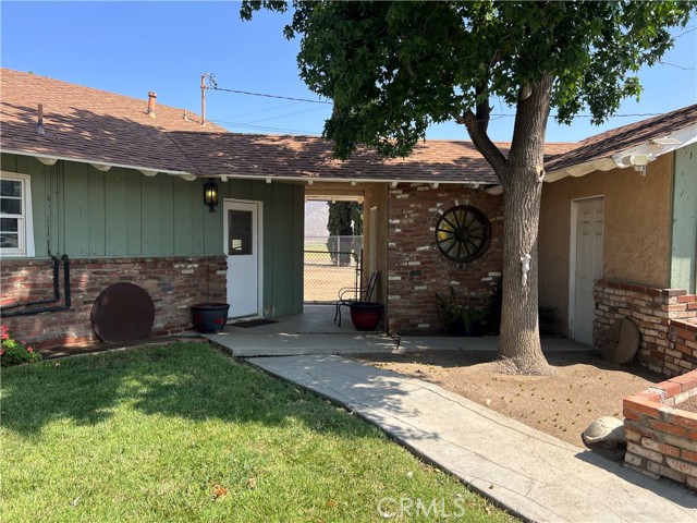 28900 Reservoir Avenue, Nuevo CA: https://media.crmls.org/medias/bf1f73f7-c690-4e37-8737-9d23d76811d8.jpg