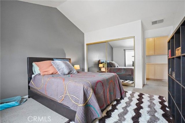 Detail Gallery Image 15 of 33 For 15801 Wyandotte St #109,  Lake Balboa,  CA 91406 - 3 Beds | 2/1 Baths