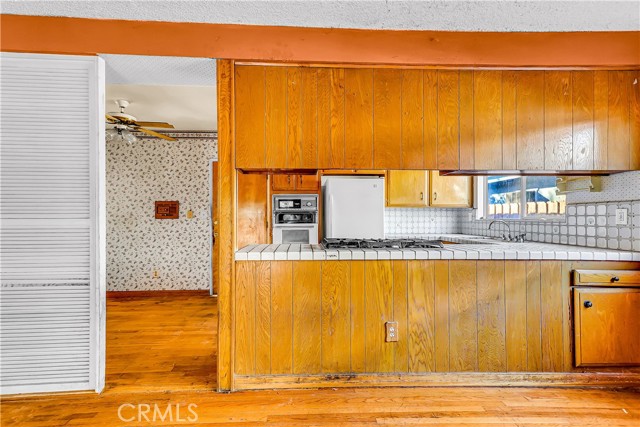 Detail Gallery Image 8 of 25 For 8848 Gerald Ave, North Hills,  CA 91343 - 4 Beds | 2 Baths