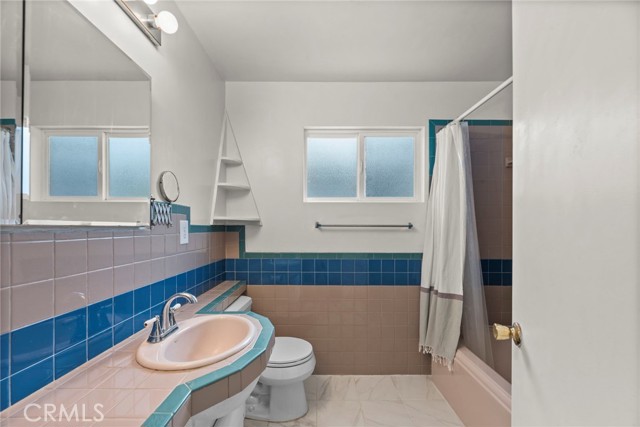 Detail Gallery Image 17 of 37 For 17156 Bullock St, Encino,  CA 91316 - 3 Beds | 2 Baths