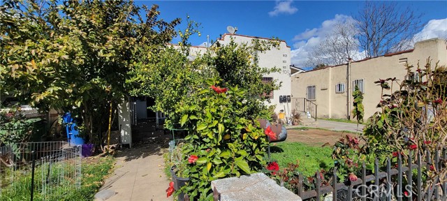 901 W 82nd Street #4, Los Angeles, CA, 90044 901 W 82nd Street #4, Los Angeles, CA, 90044