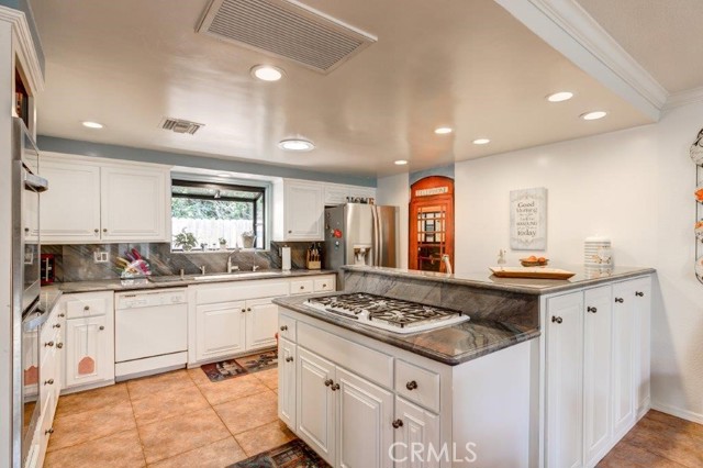 Image 27 of 44 For 17901 E Santa Clara Ave.