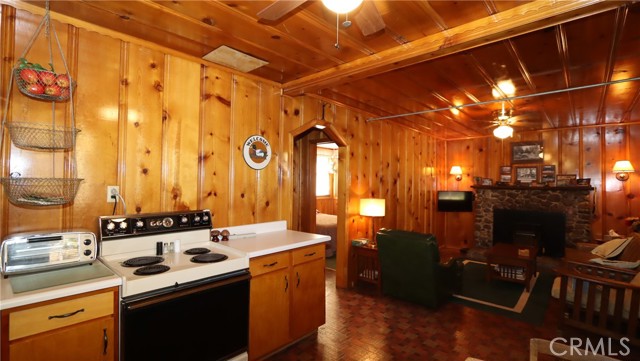 Detail Gallery Image 7 of 20 For 10785 Loch Lomond, Loch Lomond,  CA 95461 - 2 Beds | 1 Baths