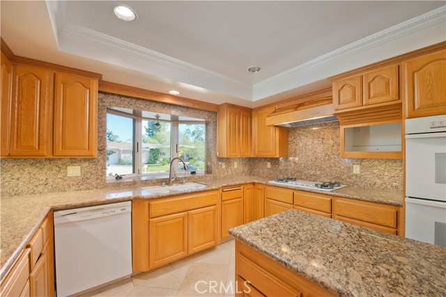 Detail Gallery Image 9 of 32 For 12521 Nedra, Granada Hills,  CA 91344 - 5 Beds | 4 Baths