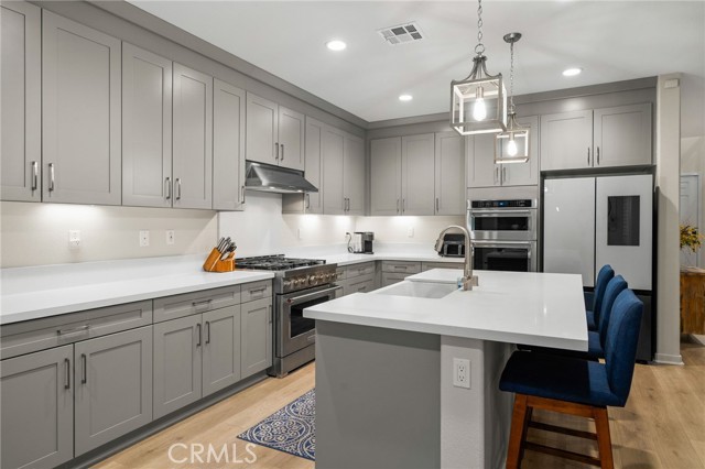 Detail Gallery Image 4 of 31 For 31014 Avenida Ramblas, Highland,  CA 92346 - 4 Beds | 3 Baths