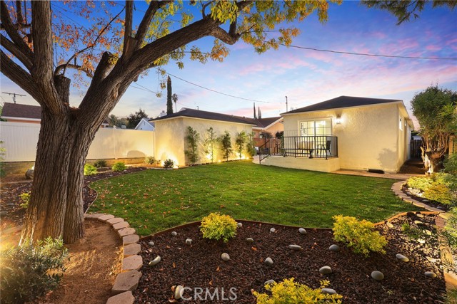 Detail Gallery Image 37 of 49 For 5052 Newcastle, Encino,  CA 91316 - 3 Beds | 2 Baths