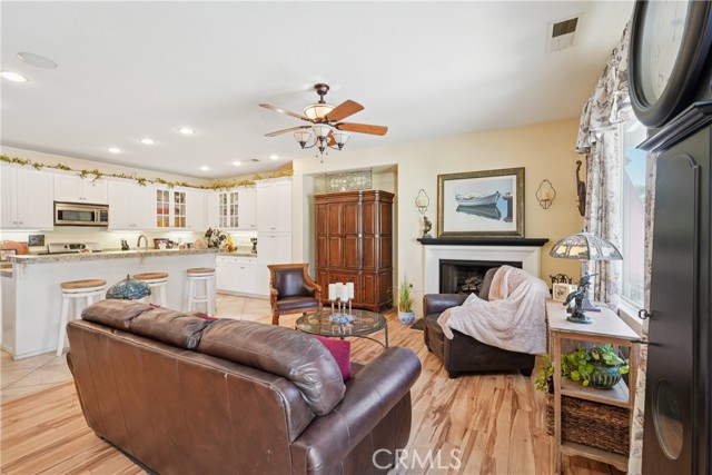 Detail Gallery Image 14 of 39 For 25644 Mountain Glen Cir, Menifee,  CA 92585 - 4 Beds | 2 Baths