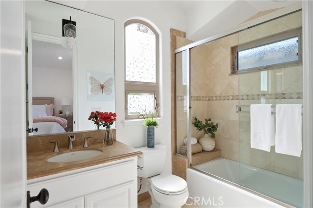 561 33rd Street, Manhattan Beach, California 90266, 5 Bedrooms Bedrooms, ,5 BathroomsBathrooms,Residential,Sold,33rd,SB21226238