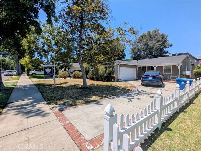 Detail Gallery Image 1 of 52 For 15123 Killion St, Sherman Oaks,  CA 91411 - 3 Beds | 1 Baths