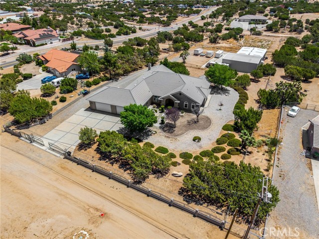 8277 Macron Street, Oak Hills CA: https://media.crmls.org/medias/bf237bc7-f7c9-4c65-9ef9-6bb676daa944.jpg
