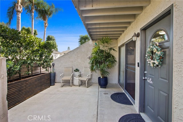 Detail Gallery Image 3 of 32 For 17844 Beard Ln, Huntington Beach,  CA 92647 - 3 Beds | 1/1 Baths