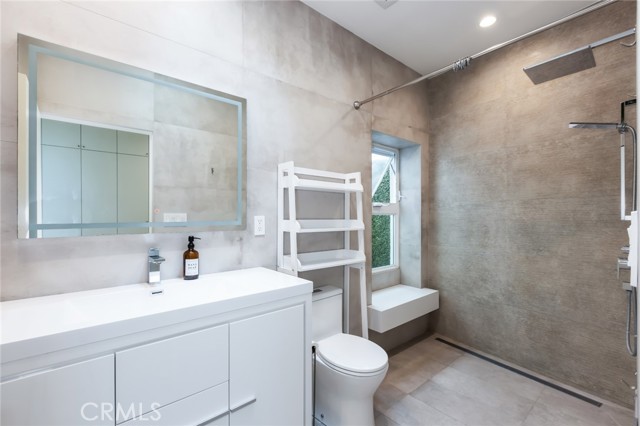 Detail Gallery Image 10 of 28 For 3916 Alla Rd, Los Angeles,  CA 90066 - 2 Beds | 1 Baths