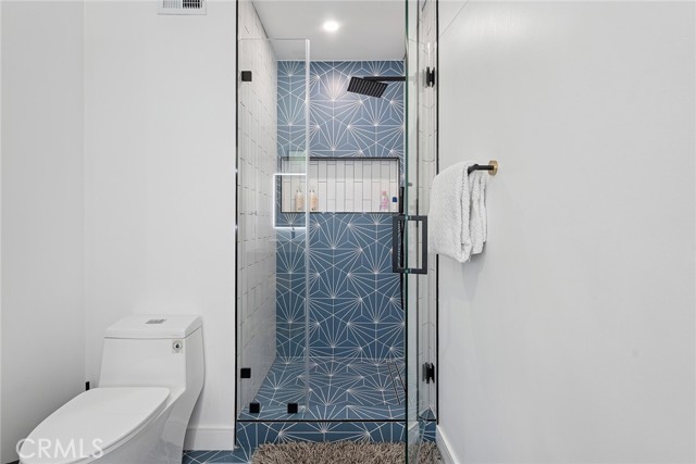 Detail Gallery Image 30 of 53 For 5700 El Canon Ave, Woodland Hills,  CA 91367 - 3 Beds | 3 Baths