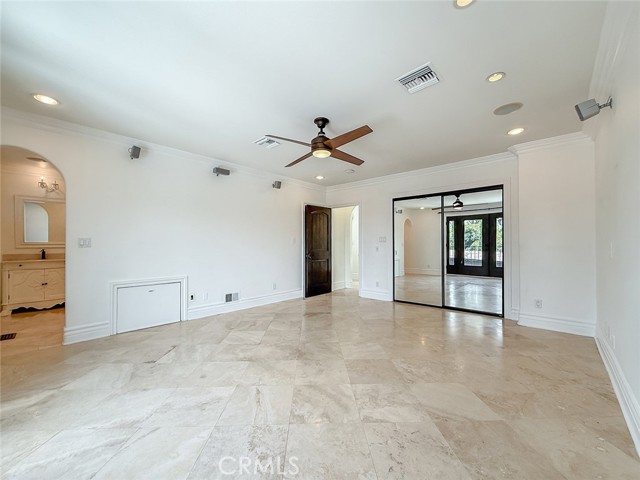 567 Lone Oak Drive, Thousand Oaks CA: https://media.crmls.org/medias/bf250d83-92dd-4c3a-a868-af893c6ec09e.jpg
