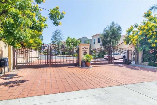 Detail Gallery Image 1 of 28 For 23043 Park Este, Calabasas,  CA 91302 - 3 Beds | 2 Baths