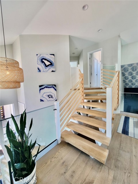 Separate landing for guest suites