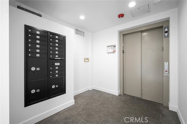 Detail Gallery Image 18 of 21 For 10657 Moorpark St #204,  North Hollywood,  CA 91602 - 2 Beds | 1 Baths