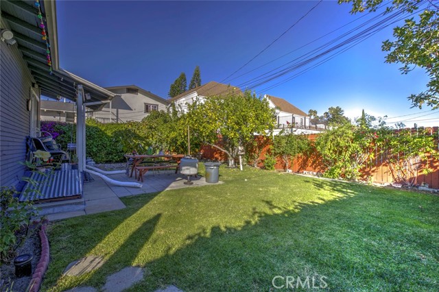 Detail Gallery Image 12 of 27 For 324 N Adams, Glendale,  CA 91206 - 5 Beds | 3 Baths