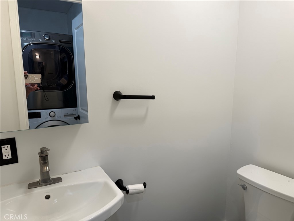https://media.crmls.org/medias/bf269951-23f3-4b99-a5c9-70bafb3d5d7b.jpg?preset=X-Large