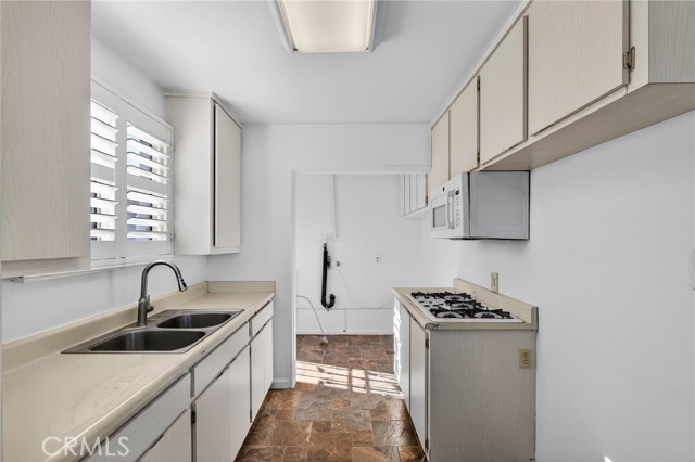 Detail Gallery Image 9 of 34 For 23819 Pennsylvania Ave., Torrance,  CA 90501 - 3 Beds | 1 Baths