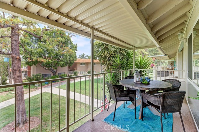 849 Ronda Mendoza, Laguna Woods CA: https://media.crmls.org/medias/bf26f726-0fe7-44c6-a2e2-4e80c07f7bb2.jpg
