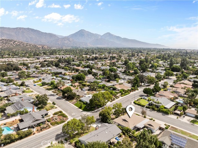 702 Scripps Drive, Claremont CA: https://media.crmls.org/medias/bf27642e-aea1-4e6f-b020-e42e56a37649.jpg