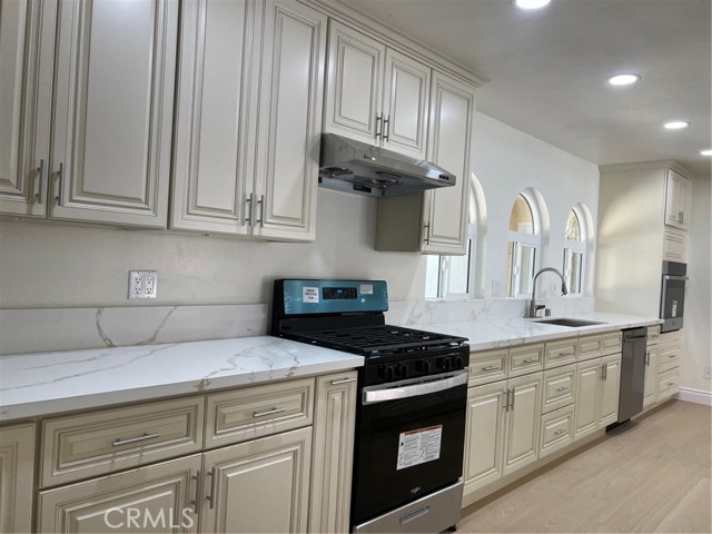 2005 Mt Vernon Avenue, Riverside CA: https://media.crmls.org/medias/bf276803-f1c3-41e2-a5a8-f26e2ed0cdad.jpg