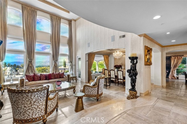 3724 Winford Drive, Tarzana CA: https://media.crmls.org/medias/bf280776-99b8-4ea8-8dd0-31a72a3b7e21.jpg