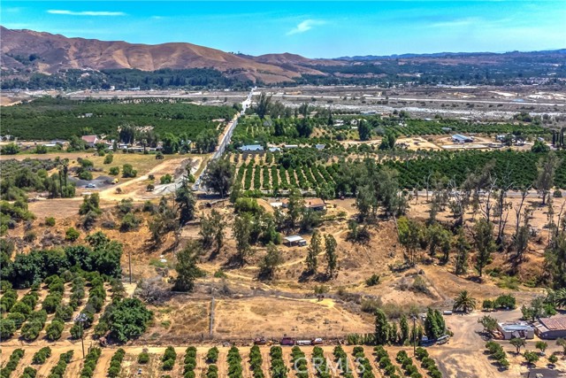 32272 Florida Avenue, Mentone CA: https://media.crmls.org/medias/bf289ca4-c694-4be5-9e7d-808df63d351e.jpg