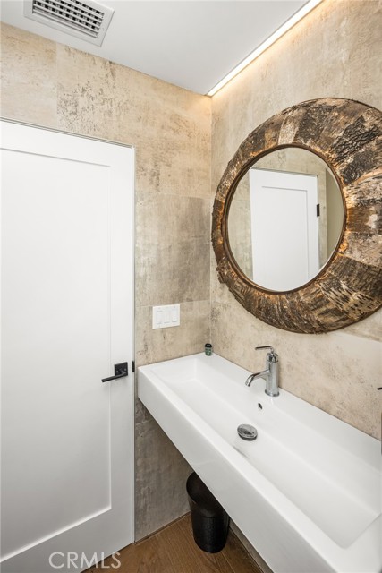 271 Prospect Avenue, Long Beach CA: https://media.crmls.org/medias/bf296c30-fa6c-4e1e-98bc-7261f324c982.jpg