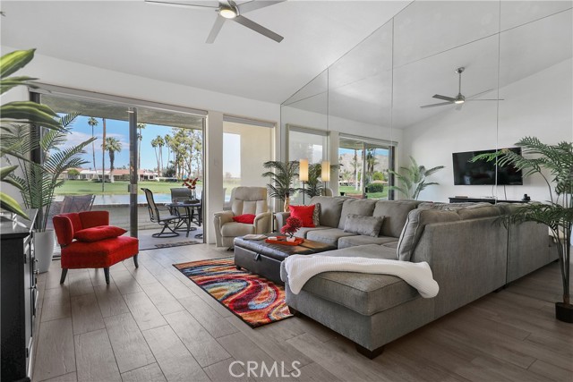 Detail Gallery Image 2 of 23 For 74 Avenida Las Palmas, Rancho Mirage,  CA 92270 - 2 Beds | 2 Baths