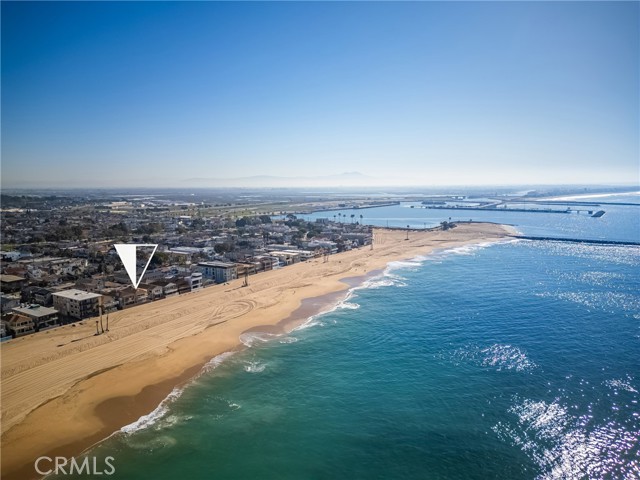 1207 Seal Way, Seal Beach CA: https://media.crmls.org/medias/bf2a67d8-2935-4d30-aad8-627113175b39.jpg