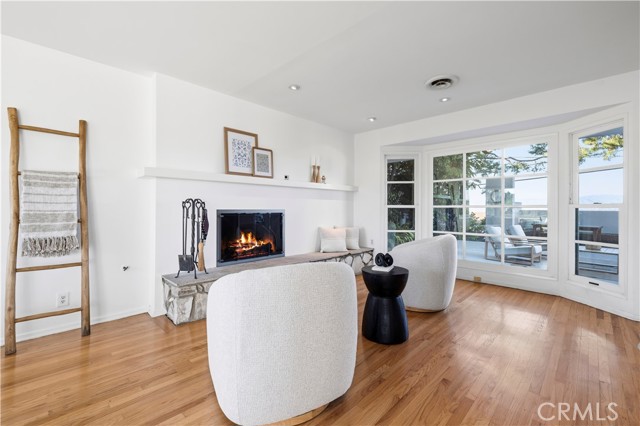 Detail Gallery Image 8 of 74 For 8615 Skyline Dr, Los Angeles,  CA 90046 - 3 Beds | 3 Baths