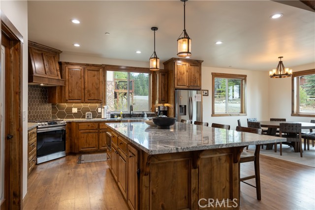 Detail Gallery Image 10 of 38 For 1618 Tuolumne Rd, Big Bear City,  CA 92314 - 4 Beds | 3/1 Baths
