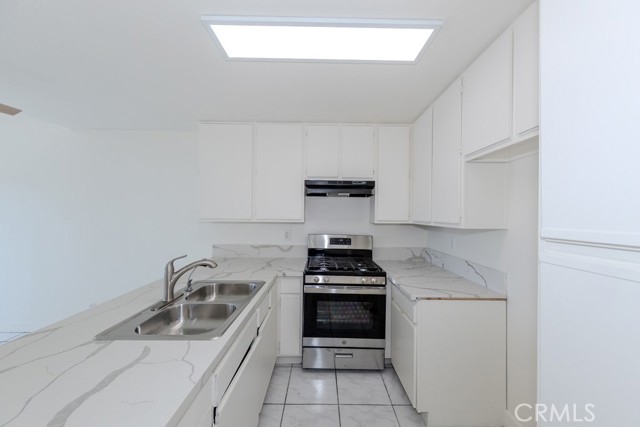 Detail Gallery Image 4 of 28 For 450 E 4th St #423,  Santa Ana,  CA 92701 - 1 Beds | 1 Baths