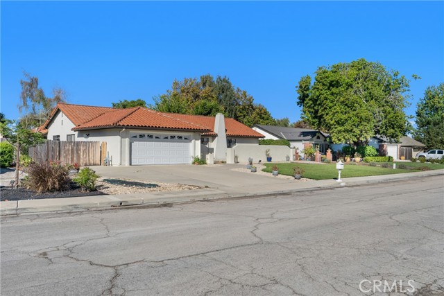 Detail Gallery Image 3 of 40 For 4347 Manchester, Santa Maria,  CA 93455 - 4 Beds | 2/1 Baths