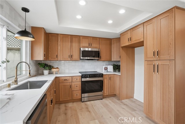 Detail Gallery Image 14 of 68 For 22706 Wood Lake, Lake Forest,  CA 92630 - 3 Beds | 3 Baths