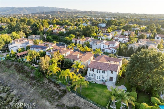 Detail Gallery Image 12 of 75 For 24711 Tiburon St, Valencia,  CA 91355 - 5 Beds | 5 Baths