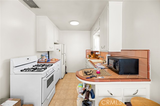 1107 Okoboji Drive, Arcadia CA: https://media.crmls.org/medias/bf2d3888-077e-436e-8491-6347c3b0d827.jpg